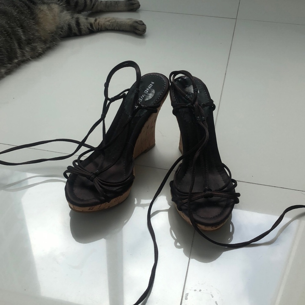Lace up brown shoes